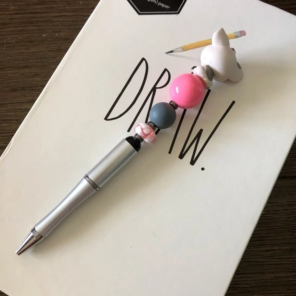 Disney Doorables: Moana: Pua handmade beaded pen